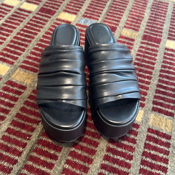 Marc Fisher Wedges 71/2 - Picture 7 of 13